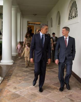 President Barack Obama walks with Alan Krueger, Chairman of the Council of Economic Advisers, on the Colonnade of the White House, June 10, 2013.